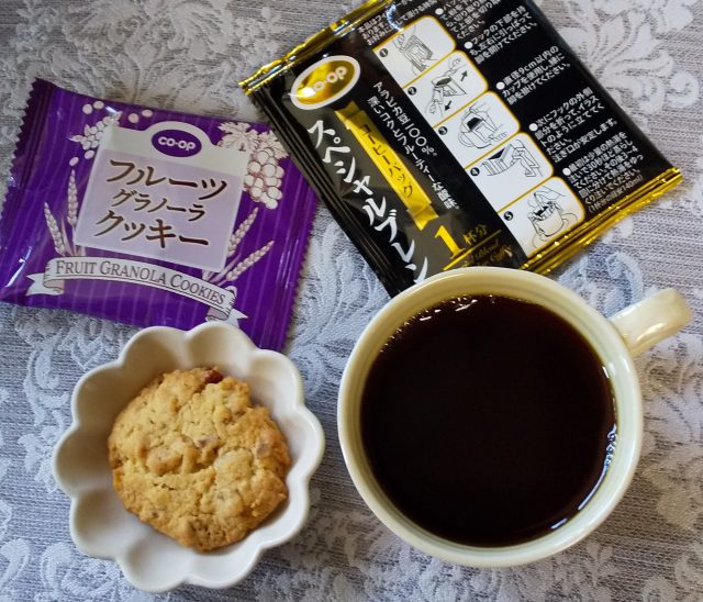 フルーツグラノーラクッキーでコーヒータイム コープでphoto