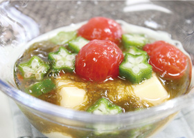卵豆腐のさっぱりもずく酢かけ