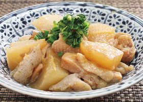 鶏と大根、こんにゃくの炒め煮