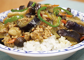 野菜たっぷり！のっけ盛りカレーごはん