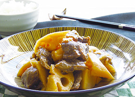 牛すね肉とレンコンの味噌煮