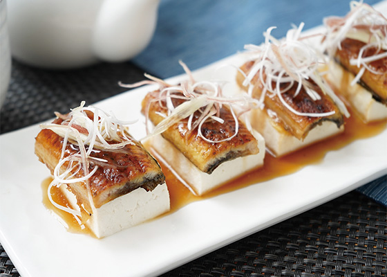 蒸し器不要！うなぎと豆腐の重ね蒸し