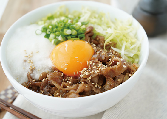 甘辛豚丼のとろろがけ